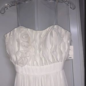 White gown dress